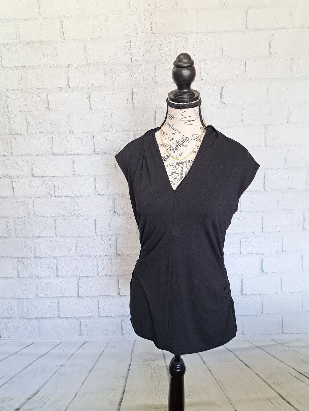 Vince Camuto blk dress-up top